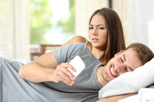 How to know your partner is in affair with someone